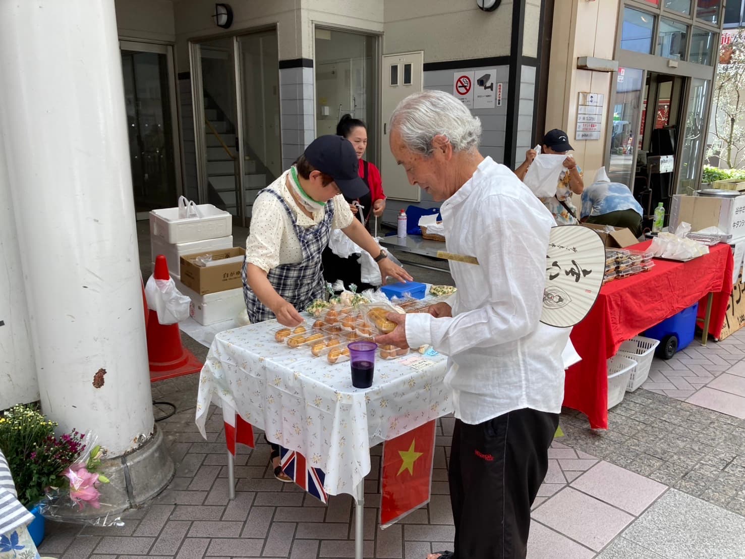 ワールドマルシェの出店の様子